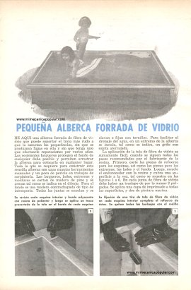 Pequeña Alberca Forrada de Fibra de Vidrio - Agosto 1958