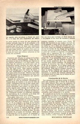 Escritorio y Macetero - Abril 1956
