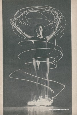 Fotografía: Ballet Con Luces - Diciembre 1952