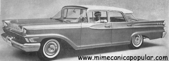 Mercury - Febrero 1959 - El techo del sedán Monterrey es más plano. El proyectil de adorno va ahora en cada guardafango trasero