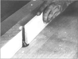 13. Corte el perfil de las molduras de los paneles en madera de 1.27 cm (