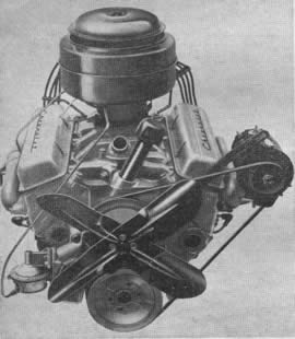 El motor V8 Chevrolet desarrolla 162 caballos. Puede usarse con un equipo reforzador para que alcance 180 caballos.