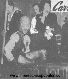 Gilbert Klecan de San Diego, Clif. Ganador de la Carrera con Cajas de Jabón 1946 Toda América.