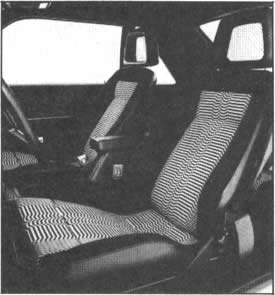 Los asientos Recaro que se ofrecen como equipo optativo le brindan al cuerpo el soporte necesario para poder disfrutar del manejo del vehículo cuando tiene éste una suspensión TRX optativa
