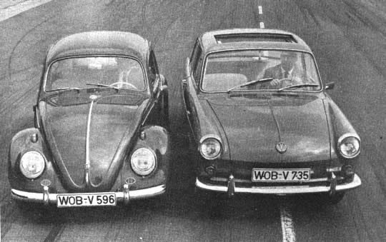 La forma del automóvil más famoso del mundo ha sufrido ciertos cambios. El "escarabajo", arriba izq., aparece al lado del nuevo modelo VW 1500