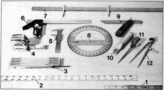 Las herramientas más comunes para medir y marcar son: 1-Regla de banco; 2-Regla de metal; 3- Regla de extensión plegable; 4-Regla de cinta de acero; 5-Regla corrediza; 6-Escuadra de combinación; 7-Compás de vara; S-Transportador; g-Regla T"; 10- Cuchilla; 11-Lezna; 12-Compás divisor